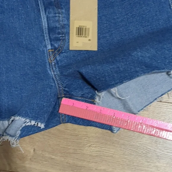 New Levi’s 501 Hand Distressed High Rise Cutoff Denim Shorts Men's size 30 - Picture 8 of 8